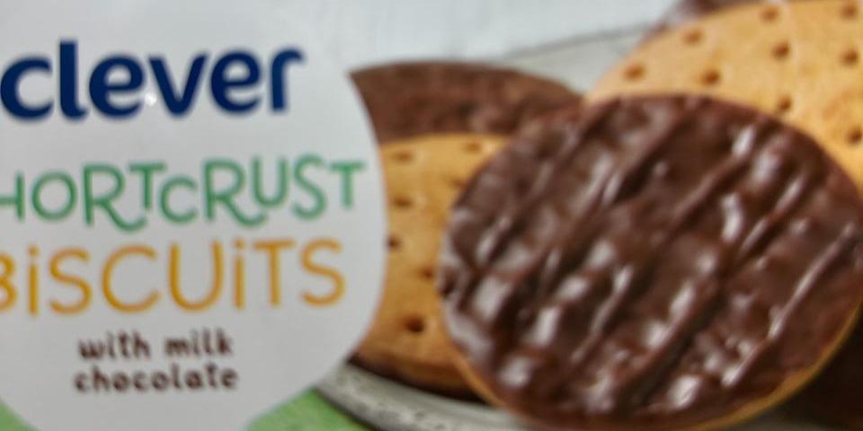 Фото - Short crust biscuits with milk chocolate Clever