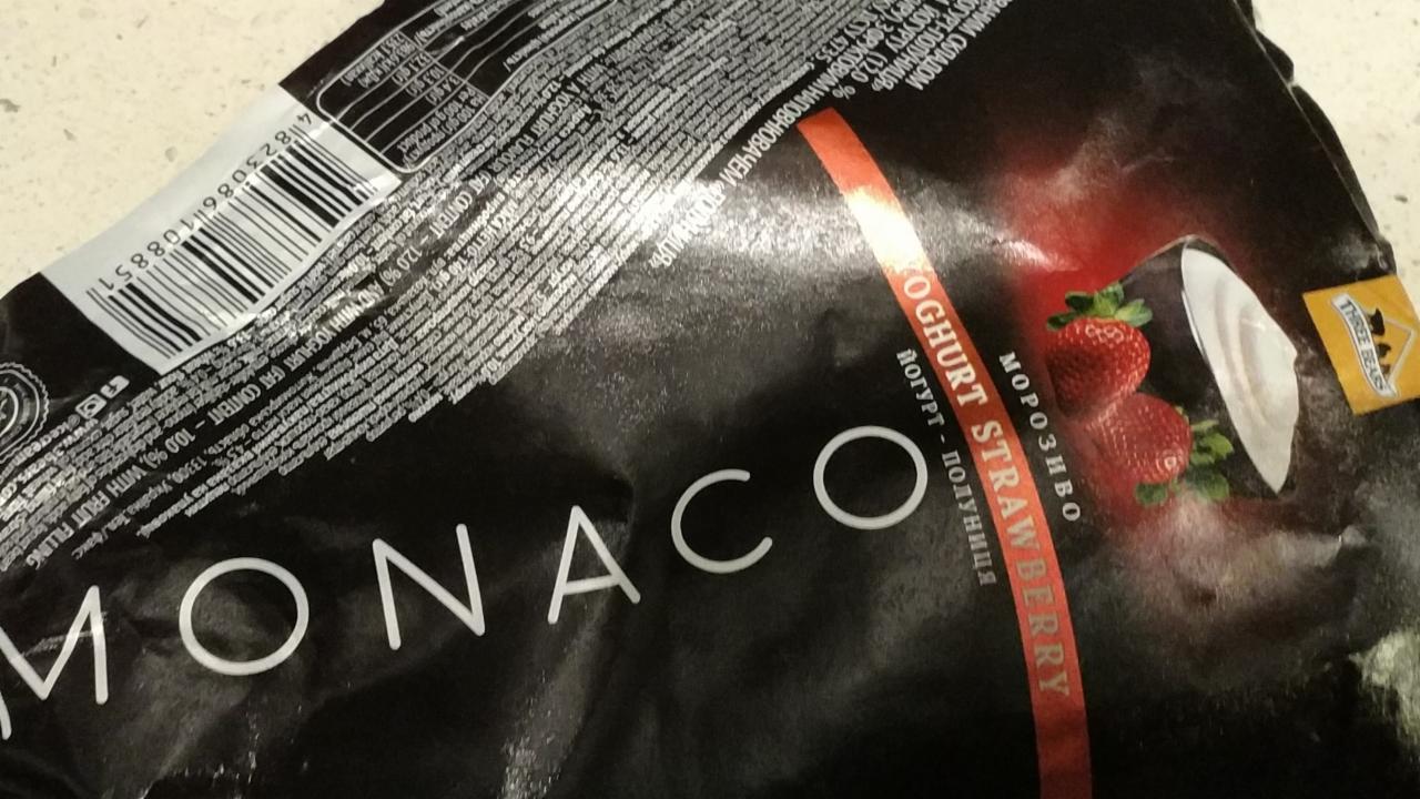 Фото - Морозиво 12% ріжок полуниця йогурт Monaco Three Bears Три ведмеді