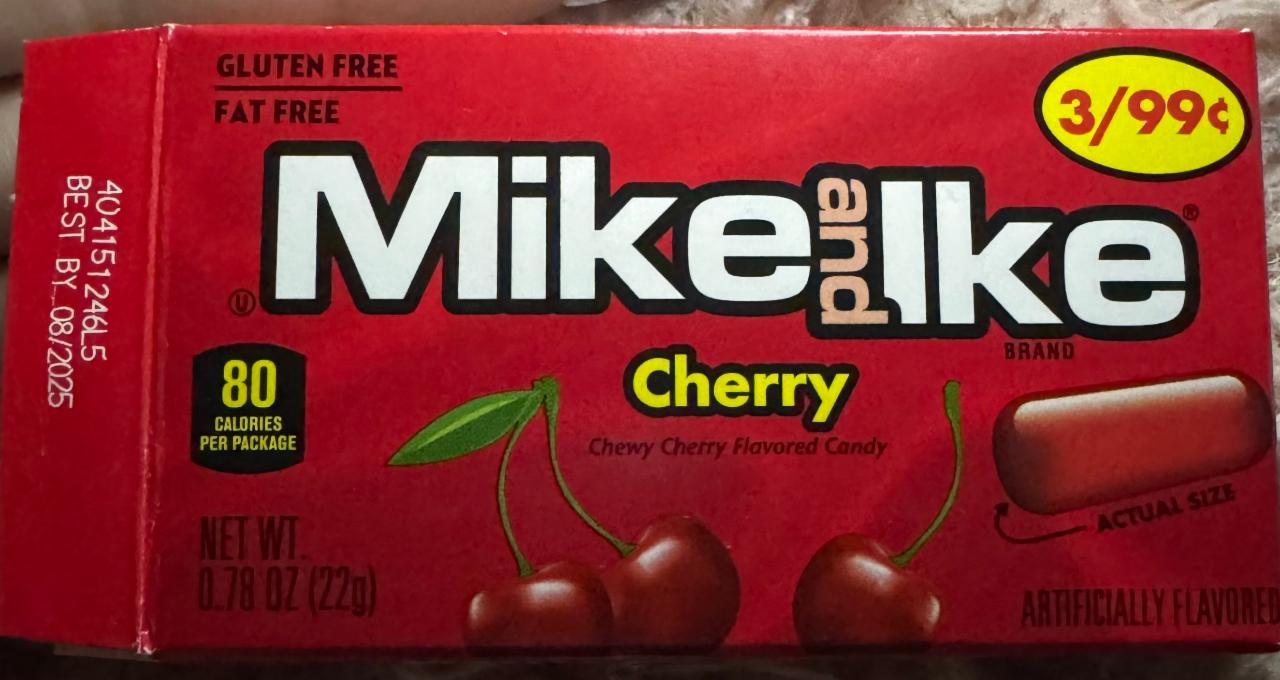 Фото - Цукерки драже жувальні зі смаком вишні Mike and Ike