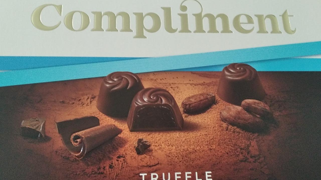 Фото - цукерки Compliment з начинкою зі смаком Трюфель Roshen